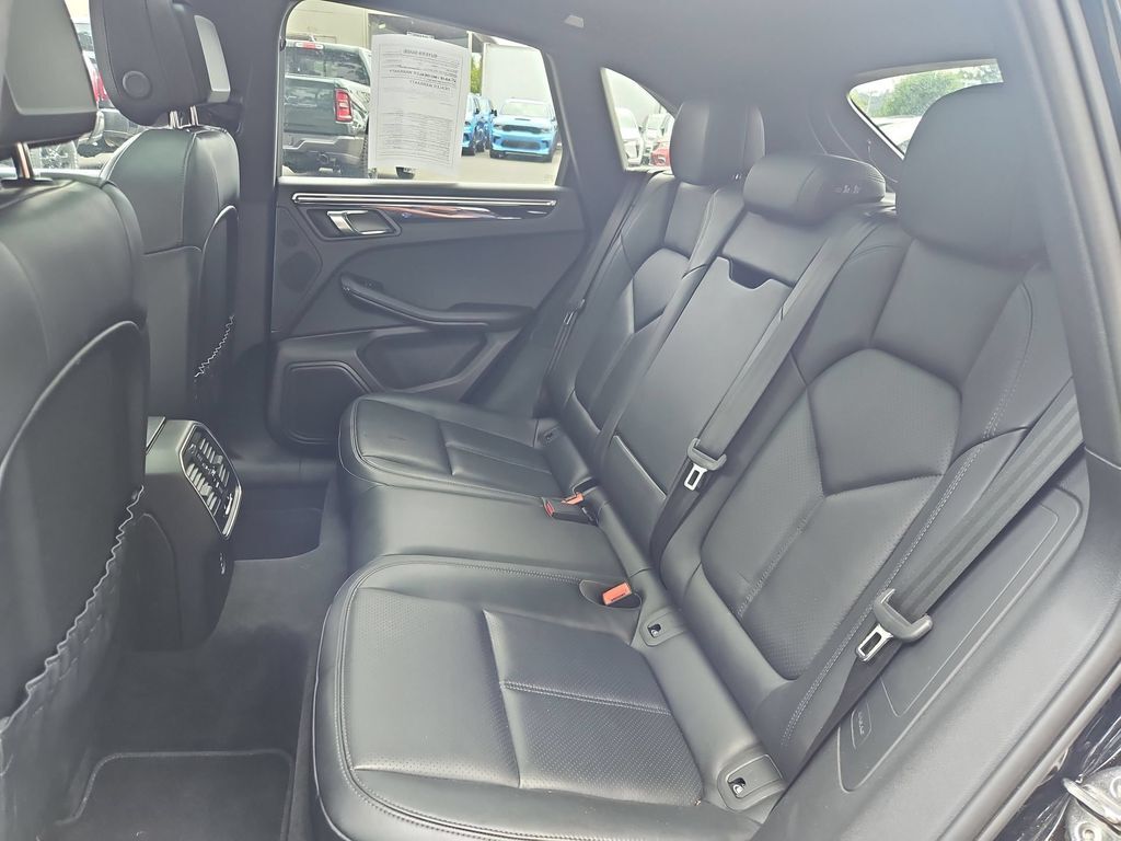 2024 Porsche Macan Base Gresham OR