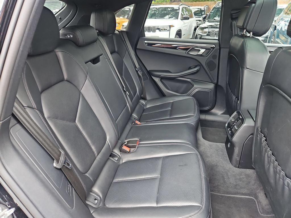2024 Porsche Macan Base Gresham OR