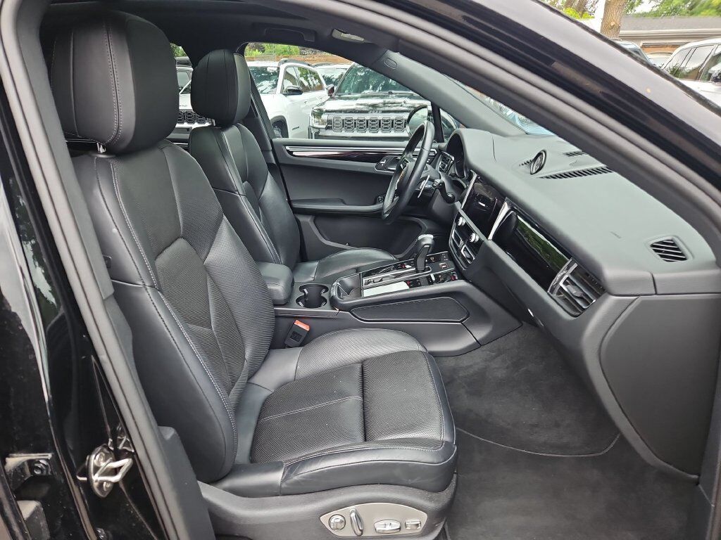 2024 Porsche Macan Base Gresham OR
