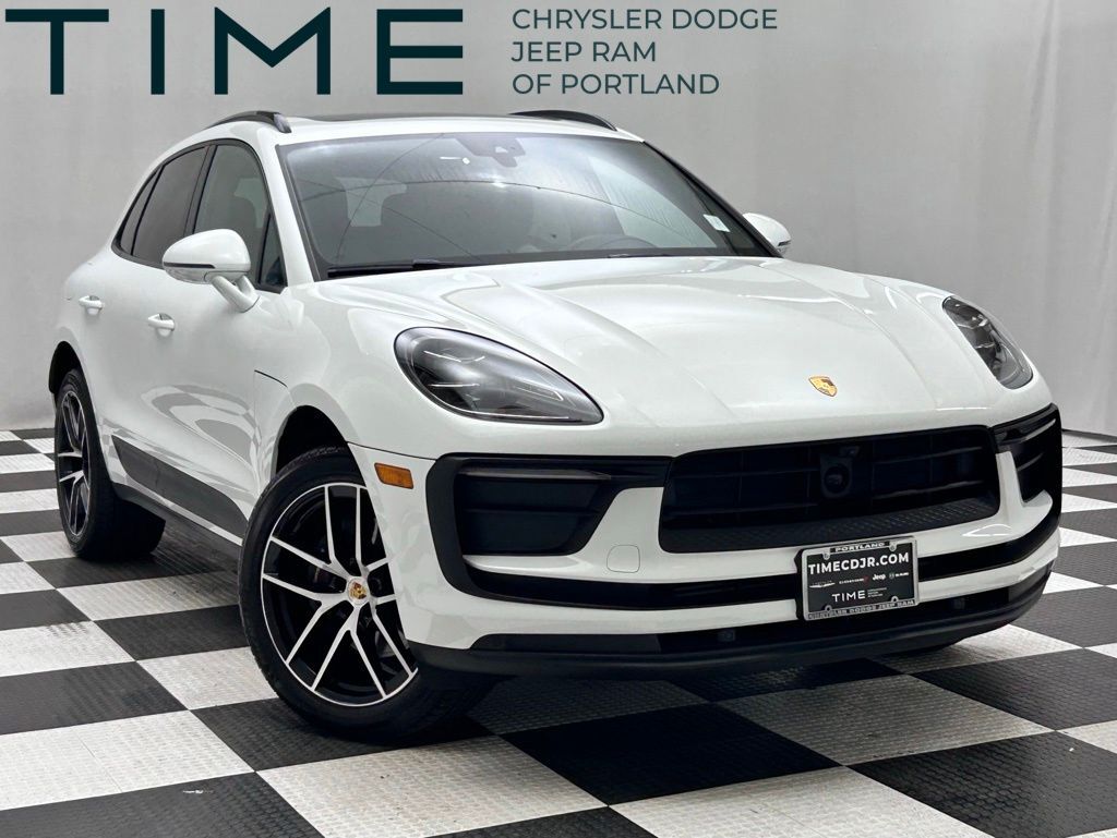2024 Porsche Macan Base