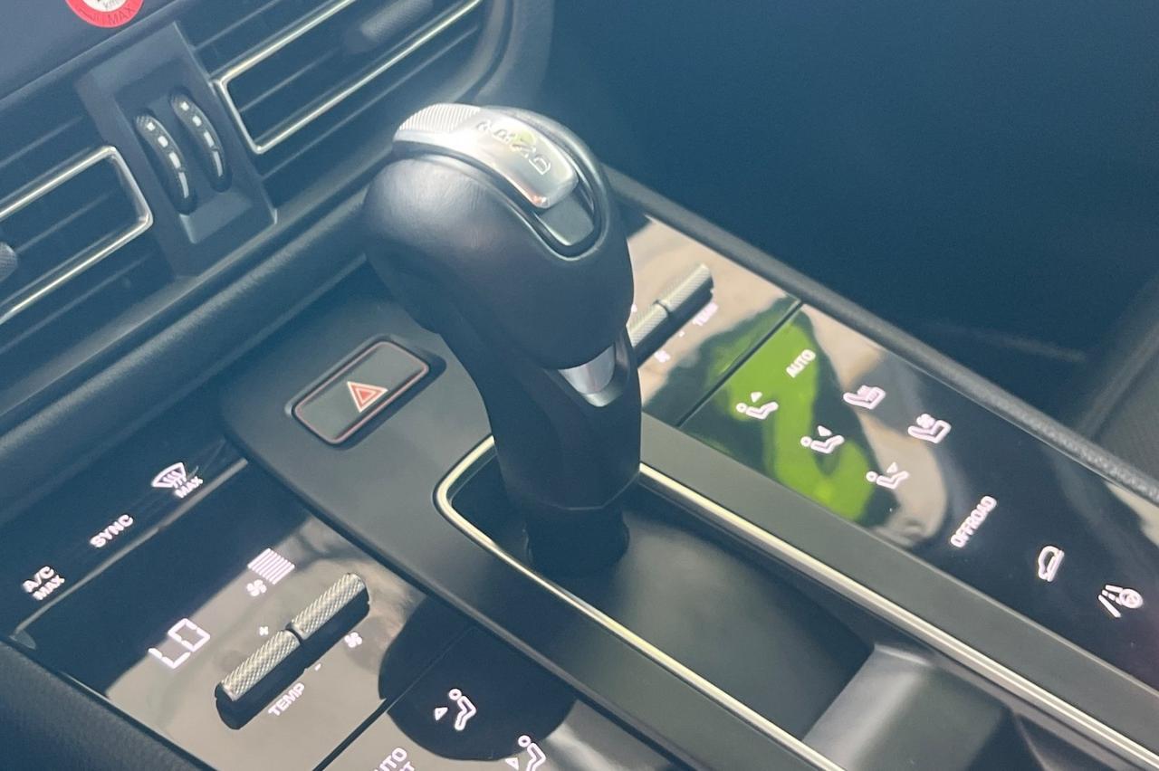 2024 Porsche Macan Base Ontario OR