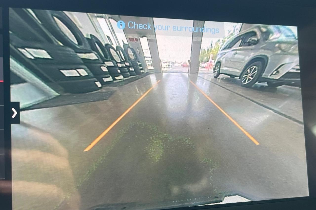 2024 Porsche Macan Base Ontario OR