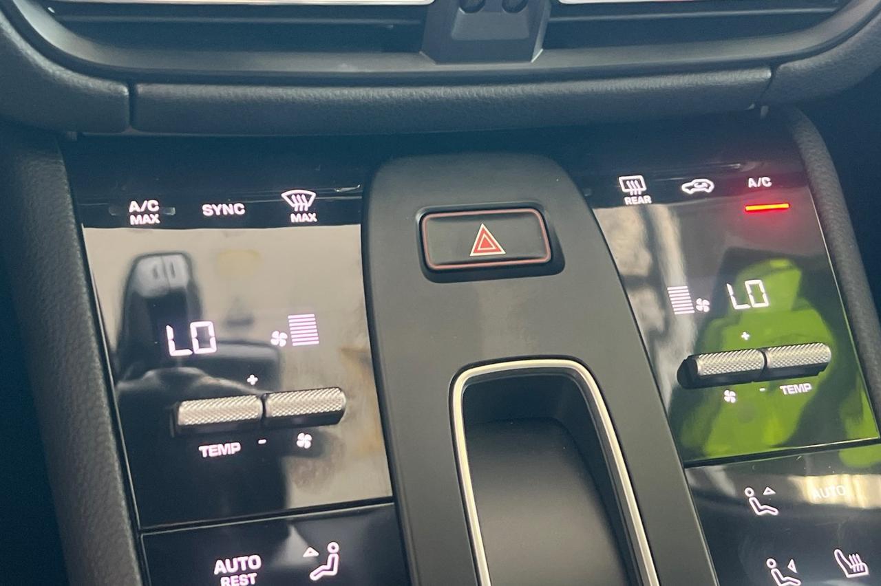 2024 Porsche Macan Base Ontario OR