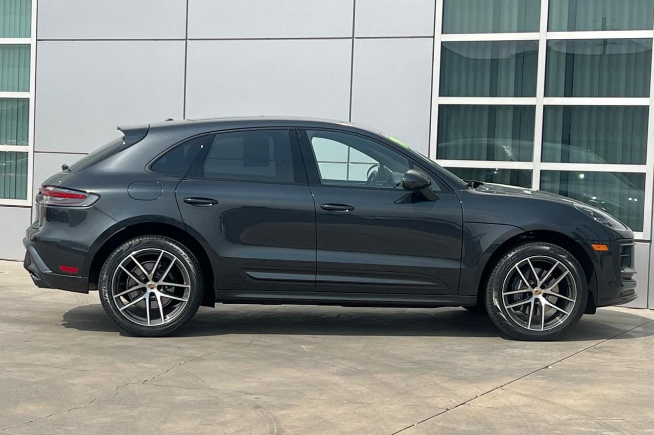 2024 Porsche Macan Base Ontario OR