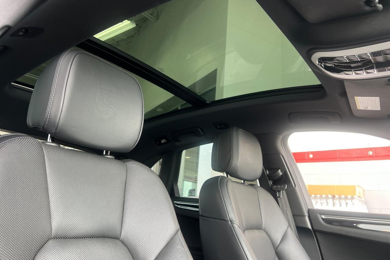 2024 Porsche Macan Base Ontario OR