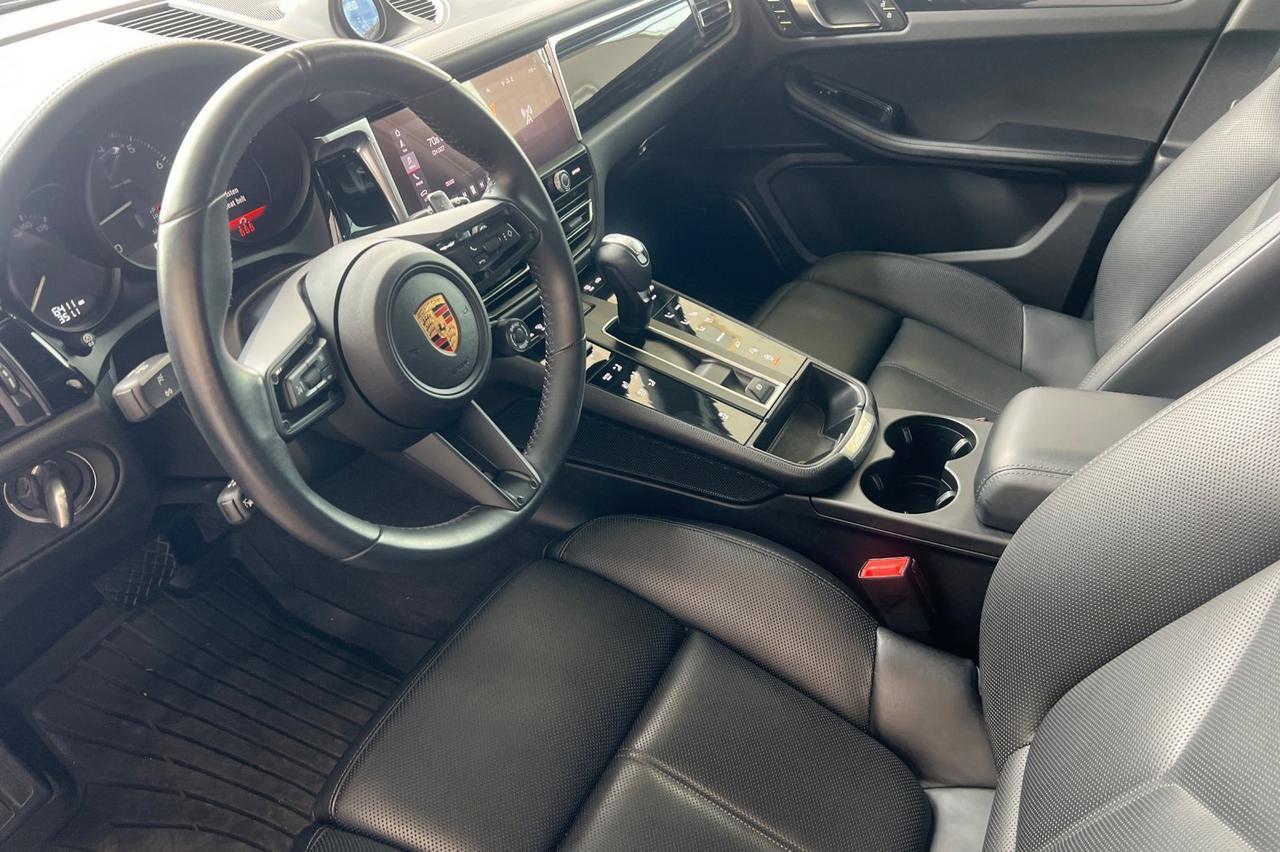 2024 Porsche Macan Base Ontario OR