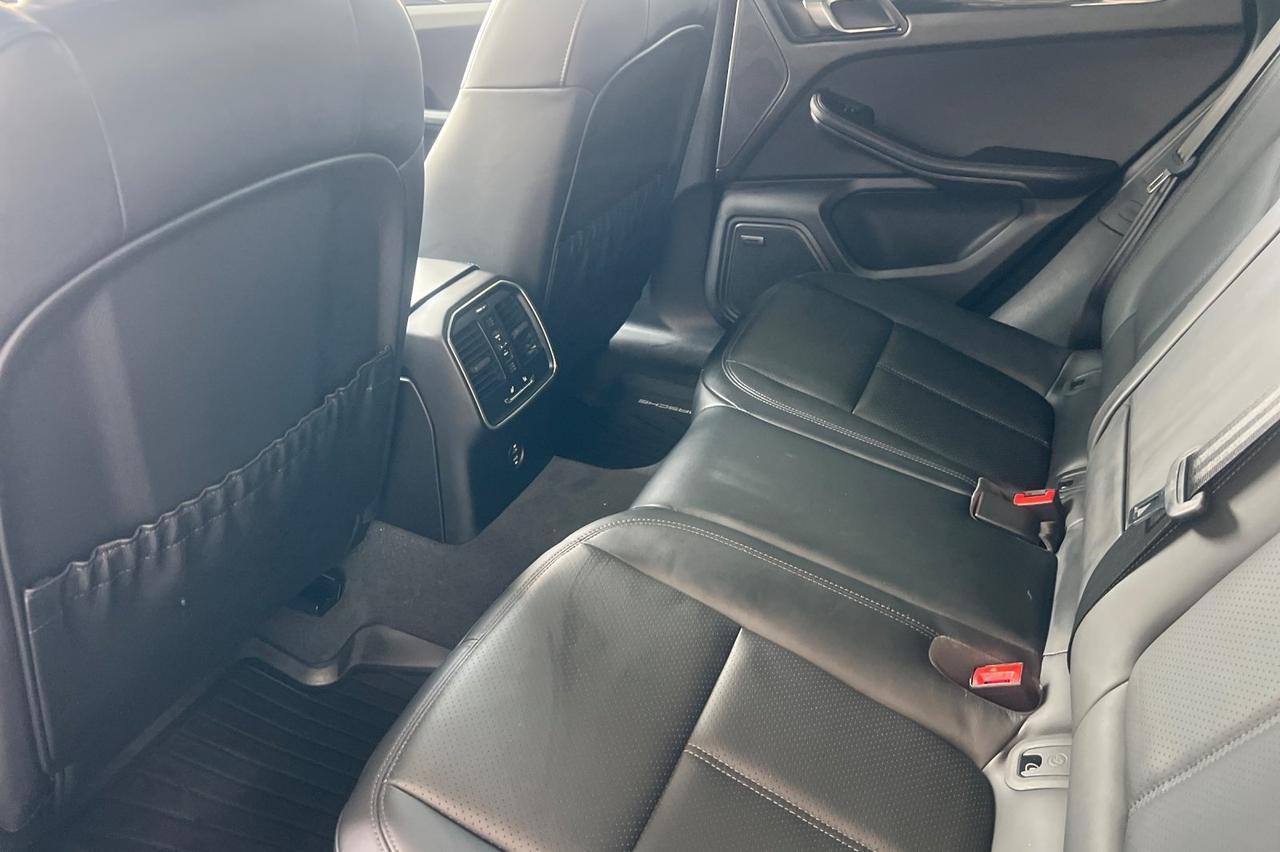 2024 Porsche Macan Base Ontario OR