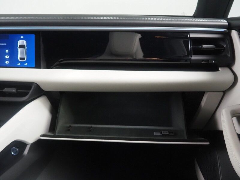 2024 Porsche Macan Electric 4 AWD *PREMIUM PKG, NAVIGATION, ADAPTIVE CRUISE, SAFETY ALERTS, 360 CAMERAS, PANO MOONROOF, LEATHER, CLIMATE/MASSAGE SEATS, HEATED STEERING, BOSE, WIRELESS CHARGING, APPLE CARPLAY Round Rock TX