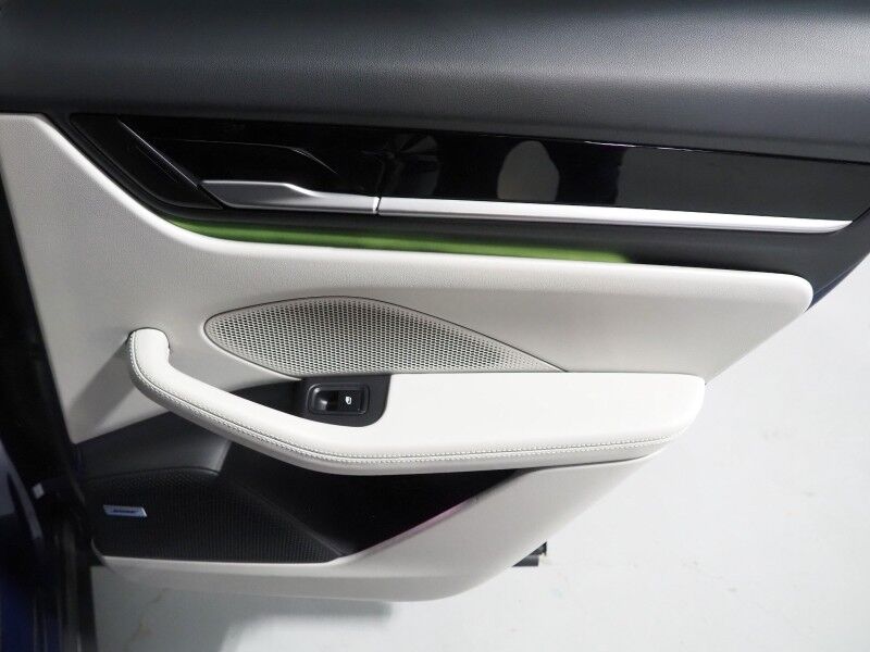 2024 Porsche Macan Electric 4 AWD *PREMIUM PKG, NAVIGATION, ADAPTIVE CRUISE, SAFETY ALERTS, 360 CAMERAS, PANO MOONROOF, LEATHER, CLIMATE/MASSAGE SEATS, HEATED STEERING, BOSE, WIRELESS CHARGING, APPLE CARPLAY Round Rock TX