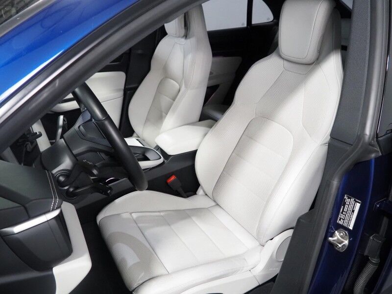 2024 Porsche Macan Electric 4 AWD *PREMIUM PKG, NAVIGATION, ADAPTIVE CRUISE, SAFETY ALERTS, 360 CAMERAS, PANO MOONROOF, LEATHER, CLIMATE/MASSAGE SEATS, HEATED STEERING, BOSE, WIRELESS CHARGING, APPLE CARPLAY Round Rock TX