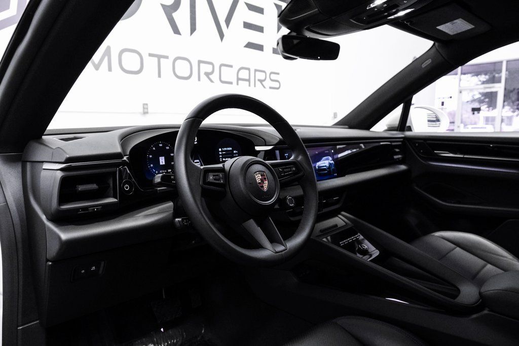 2024 Porsche Macan Electric 4