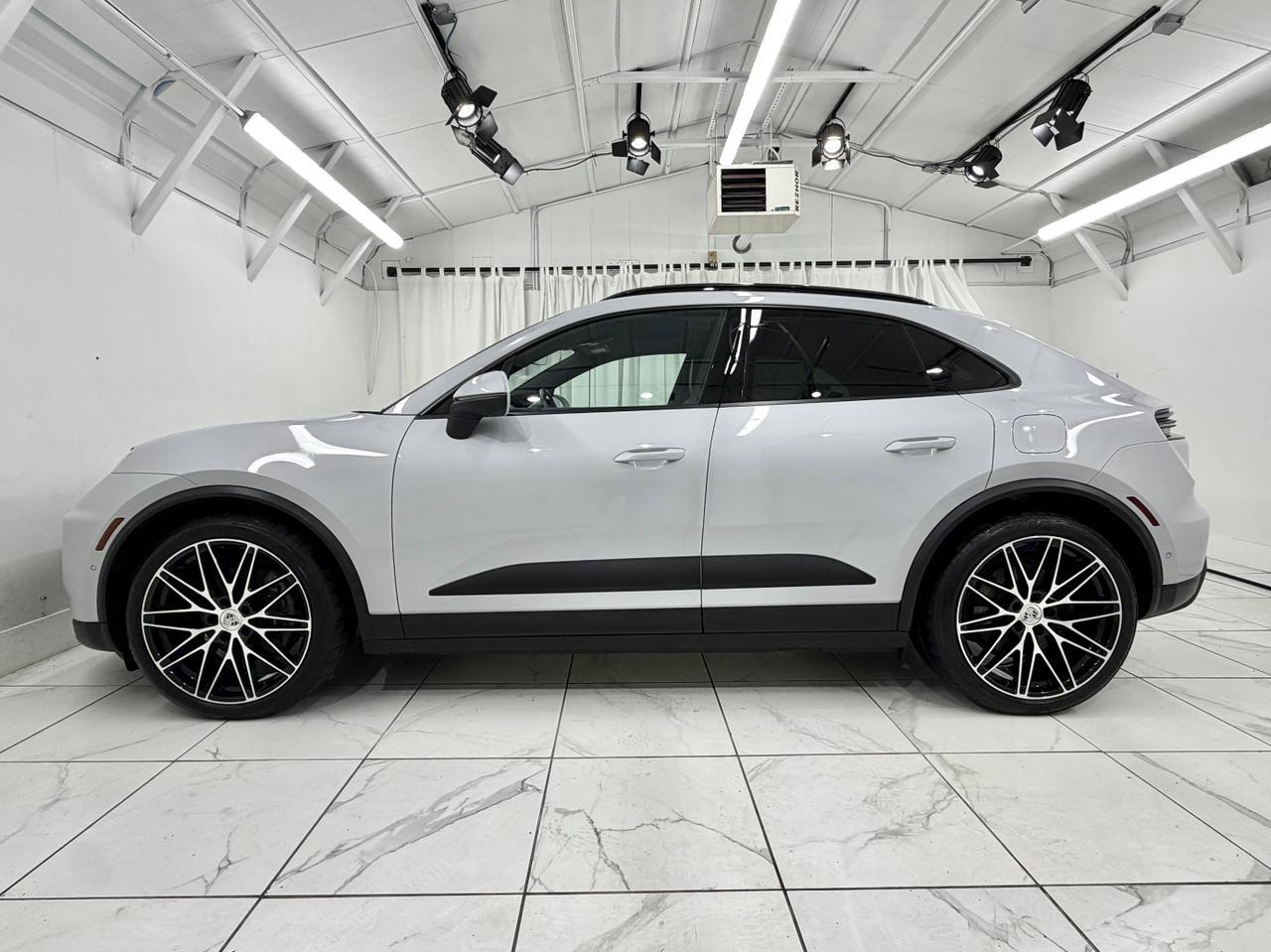 Certified 2024 Porsche Macan Base with VIN WP1AA2XAXRL000073 for sale in Newark, DE