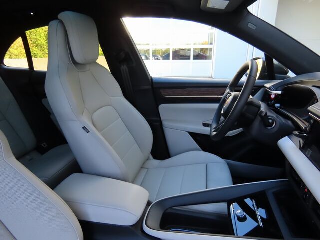 2024 Porsche Macan Electric 4 Oshkosh WI