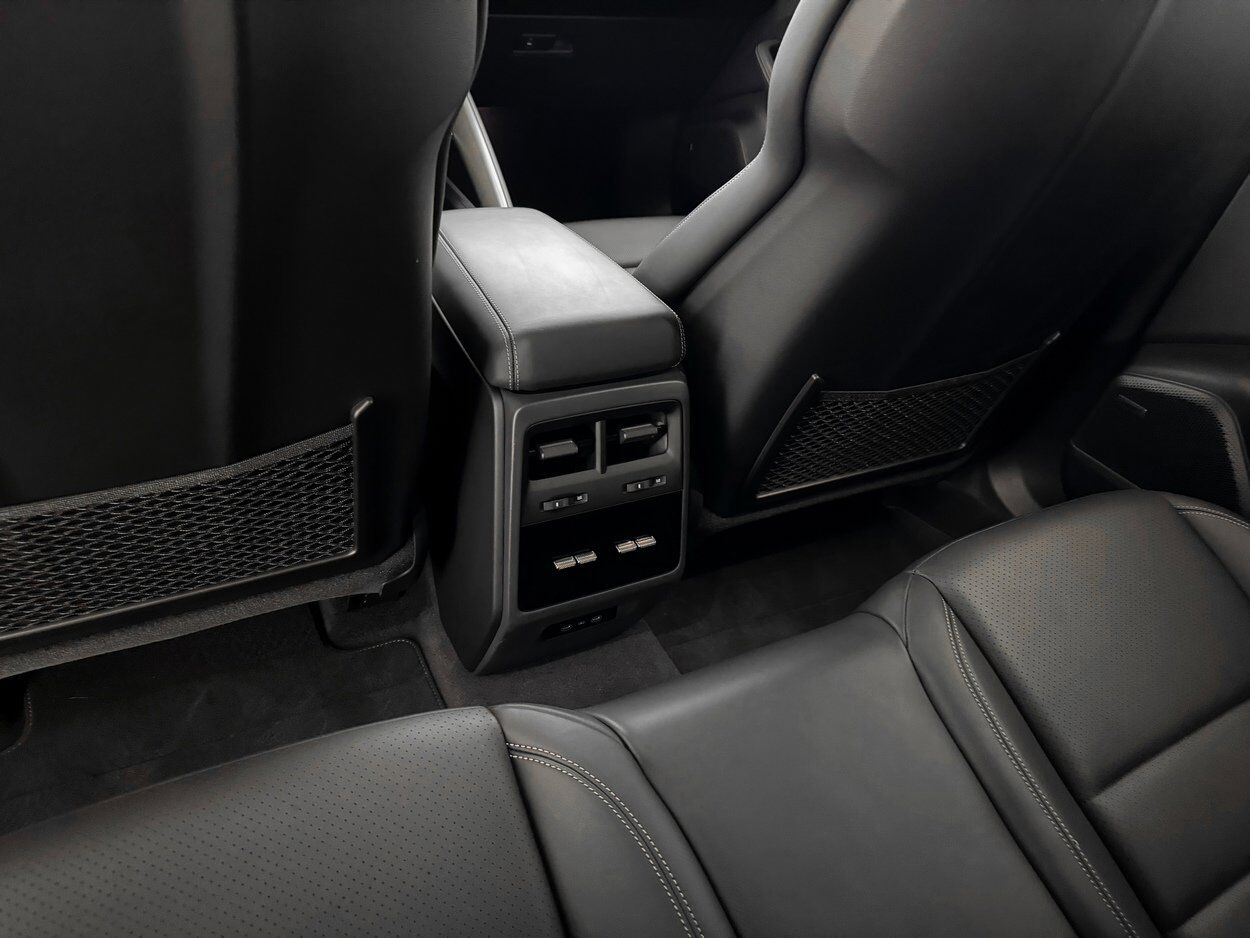 2024 Porsche Macan Electric Turbo Bellevue WA