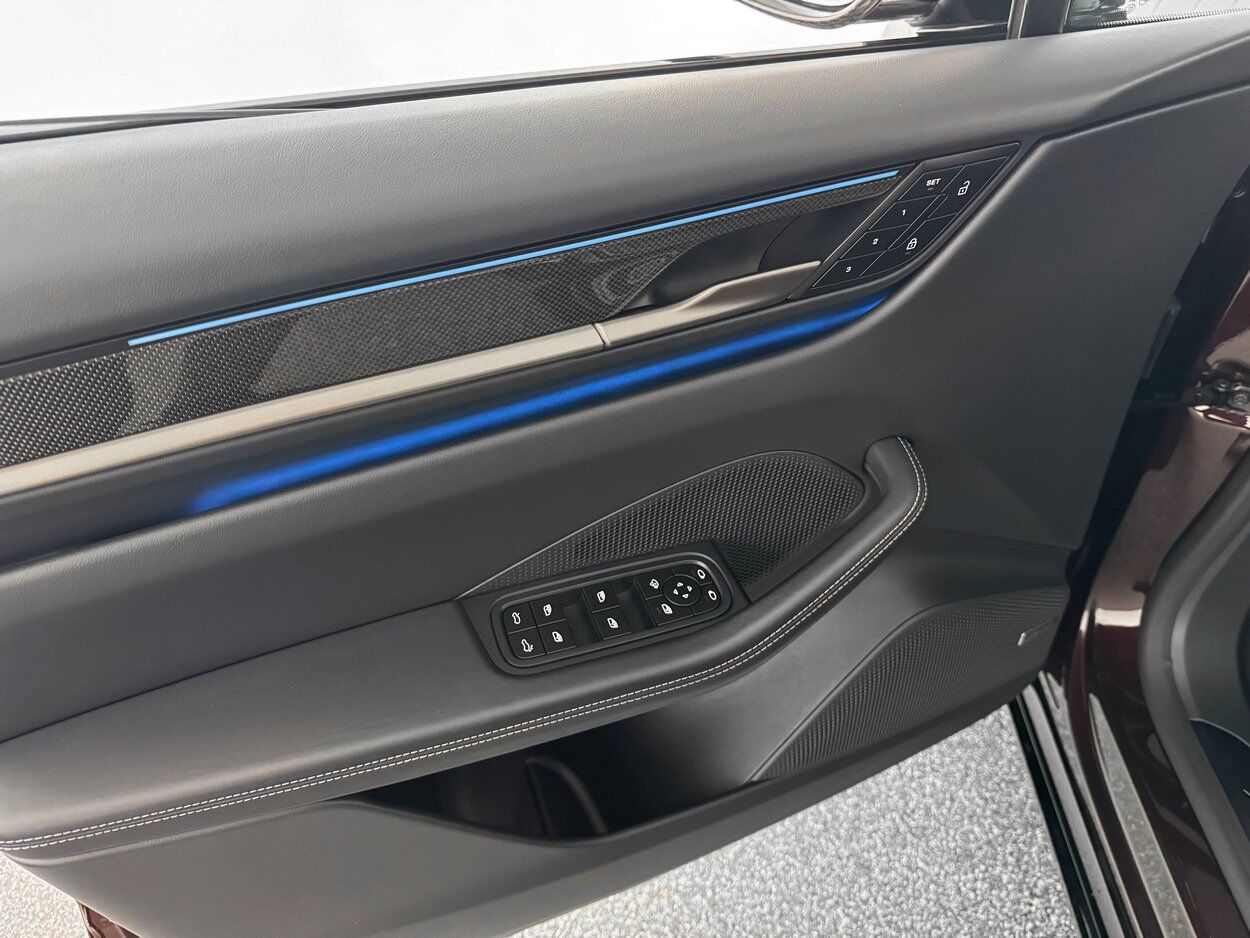 2024 Porsche Macan Electric Turbo Bellevue WA