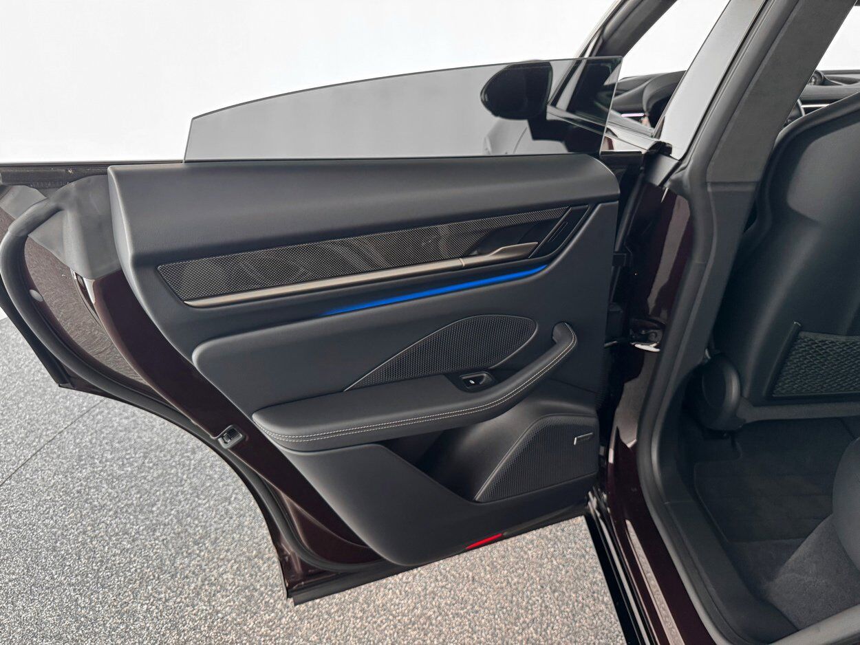 2024 Porsche Macan Electric Turbo Bellevue WA