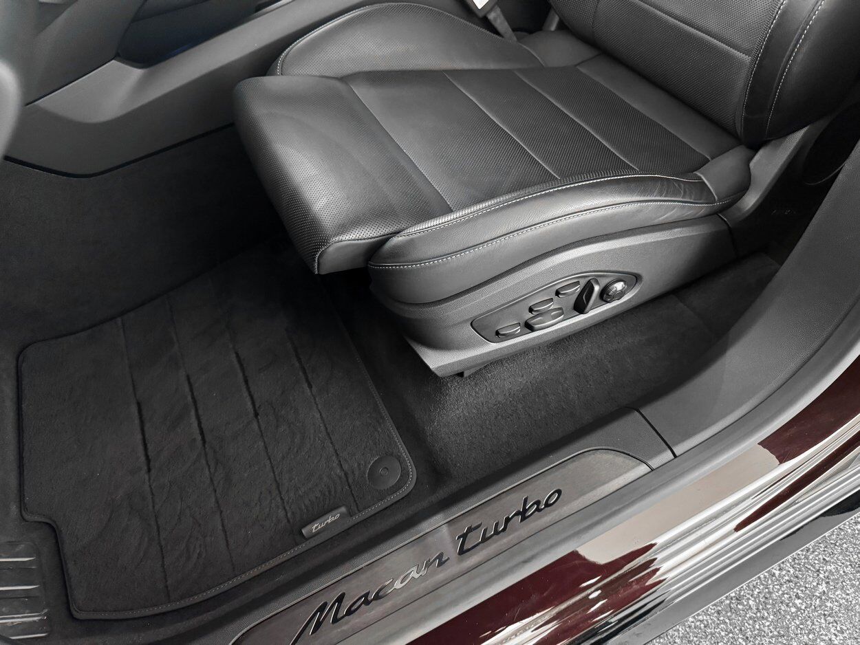 2024 Porsche Macan Electric Turbo Bellevue WA