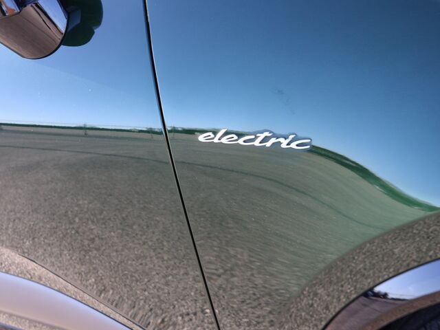 2024 Porsche Macan Electric Turbo Oshkosh WI