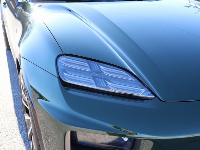 2024 Porsche Macan Electric Turbo Oshkosh WI