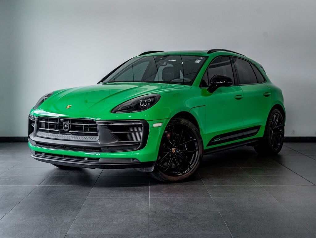 2025 Porsche Macan 4 Electric photo 2