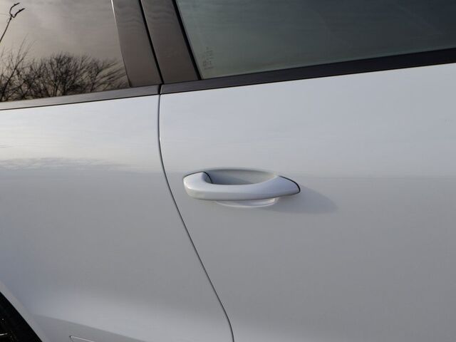 2024 Porsche Macan GTS Oshkosh WI 2024 Porsche Macan GTS Oshkosh WI