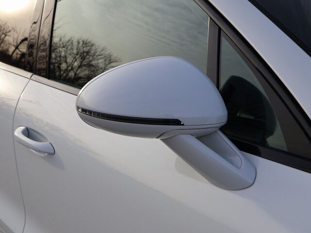 2024 Porsche Macan GTS Oshkosh WI 2024 Porsche Macan GTS Oshkosh WI