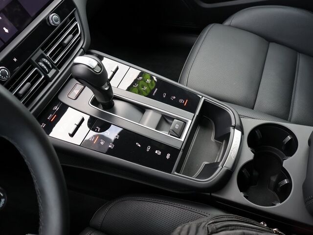2024 Porsche Macan GTS Oshkosh WI