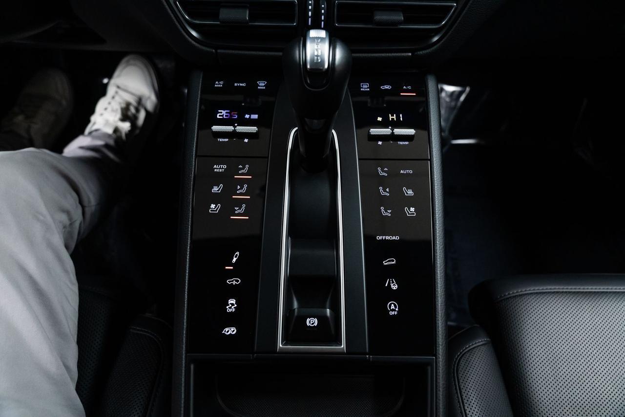 2024 Porsche Macan GTS Sport Chrono Package Ventilated Seats Portland OR