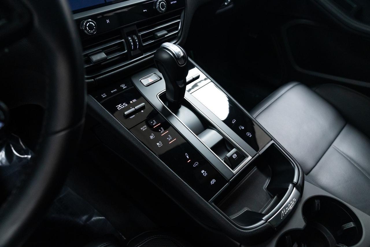 2024 Porsche Macan GTS Sport Chrono Package Ventilated Seats Portland OR