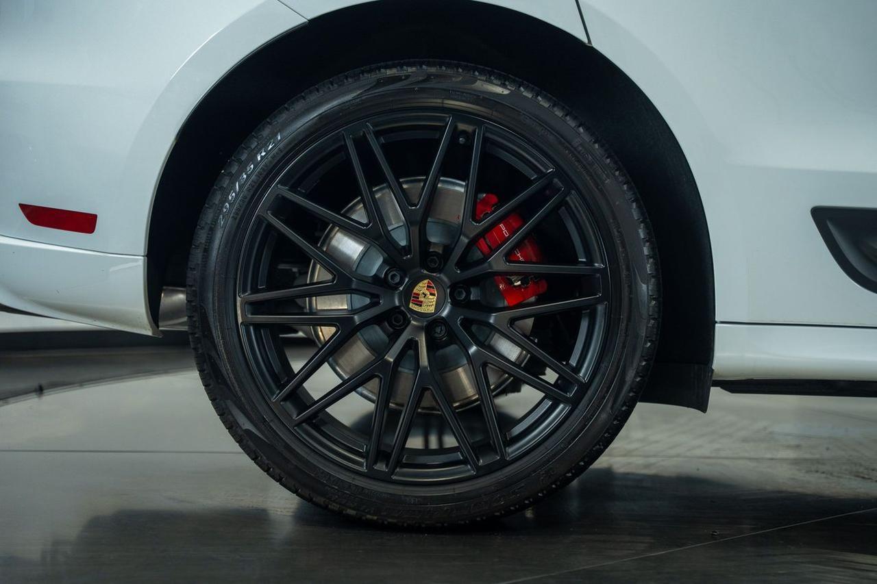 2024 Porsche Macan GTS Sport Utility 4D St. Louis MO