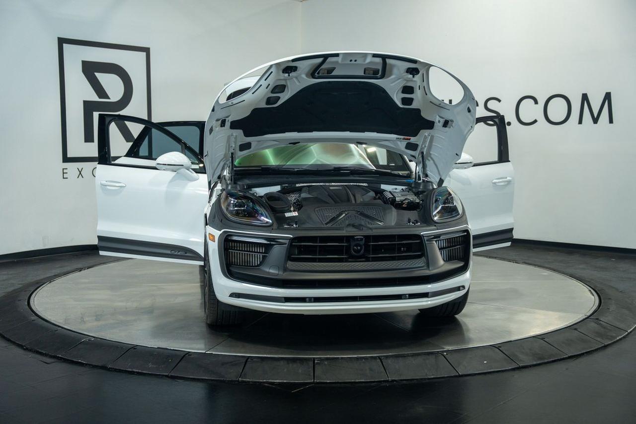 2024 Porsche Macan GTS Sport Utility 4D St. Louis MO