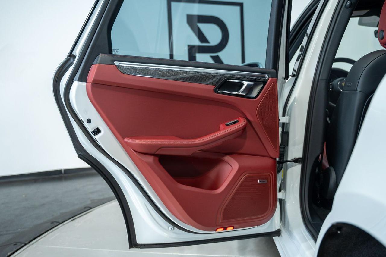 2024 Porsche Macan GTS Sport Utility 4D St. Louis MO