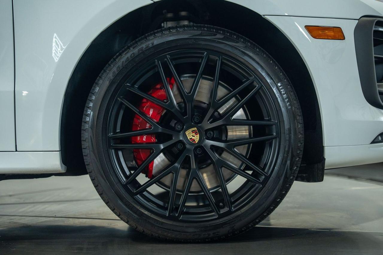 2024 Porsche Macan GTS Sport Utility 4D St. Louis MO
