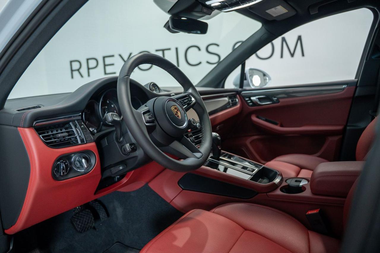 2024 Porsche Macan GTS Sport Utility 4D St. Louis MO