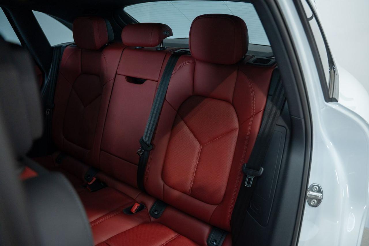 2024 Porsche Macan GTS Sport Utility 4D St. Louis MO