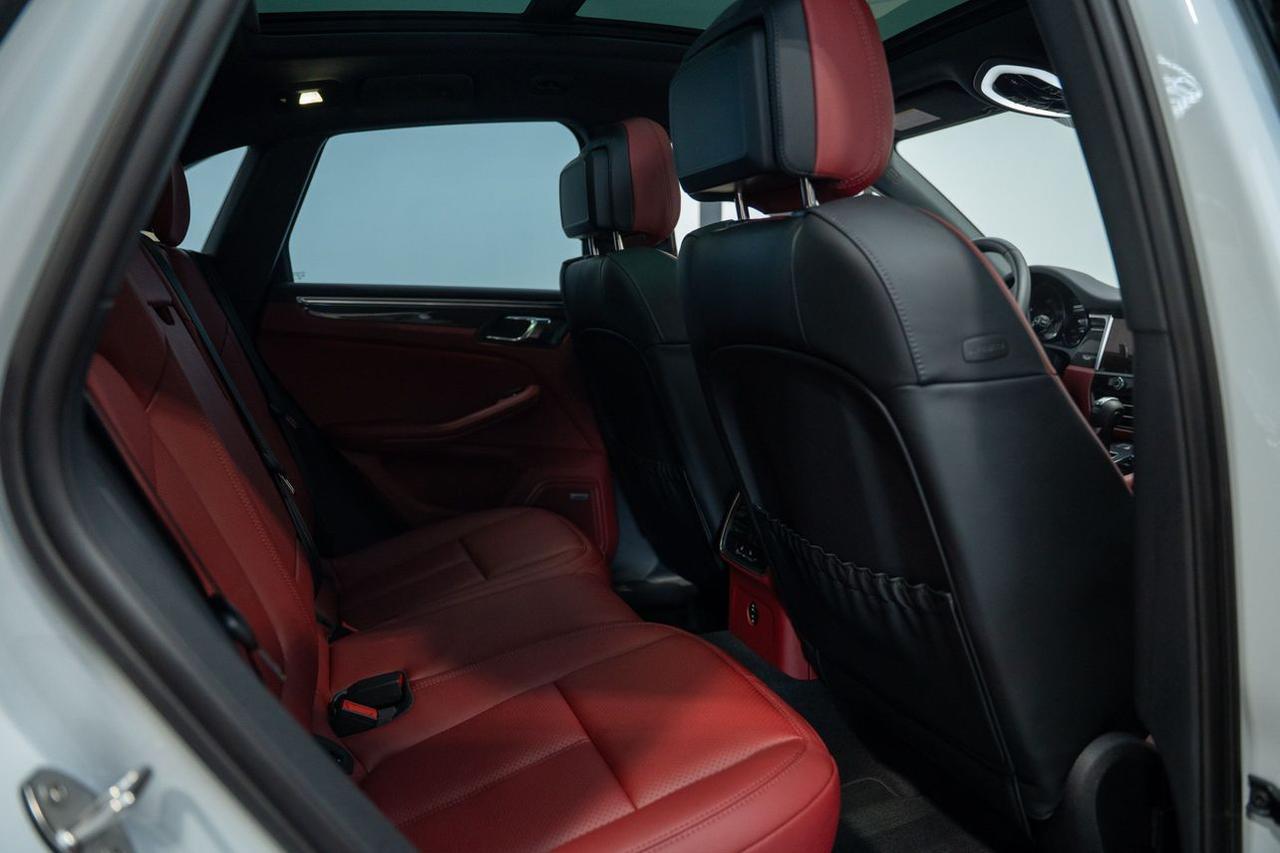 2024 Porsche Macan GTS Sport Utility 4D St. Louis MO