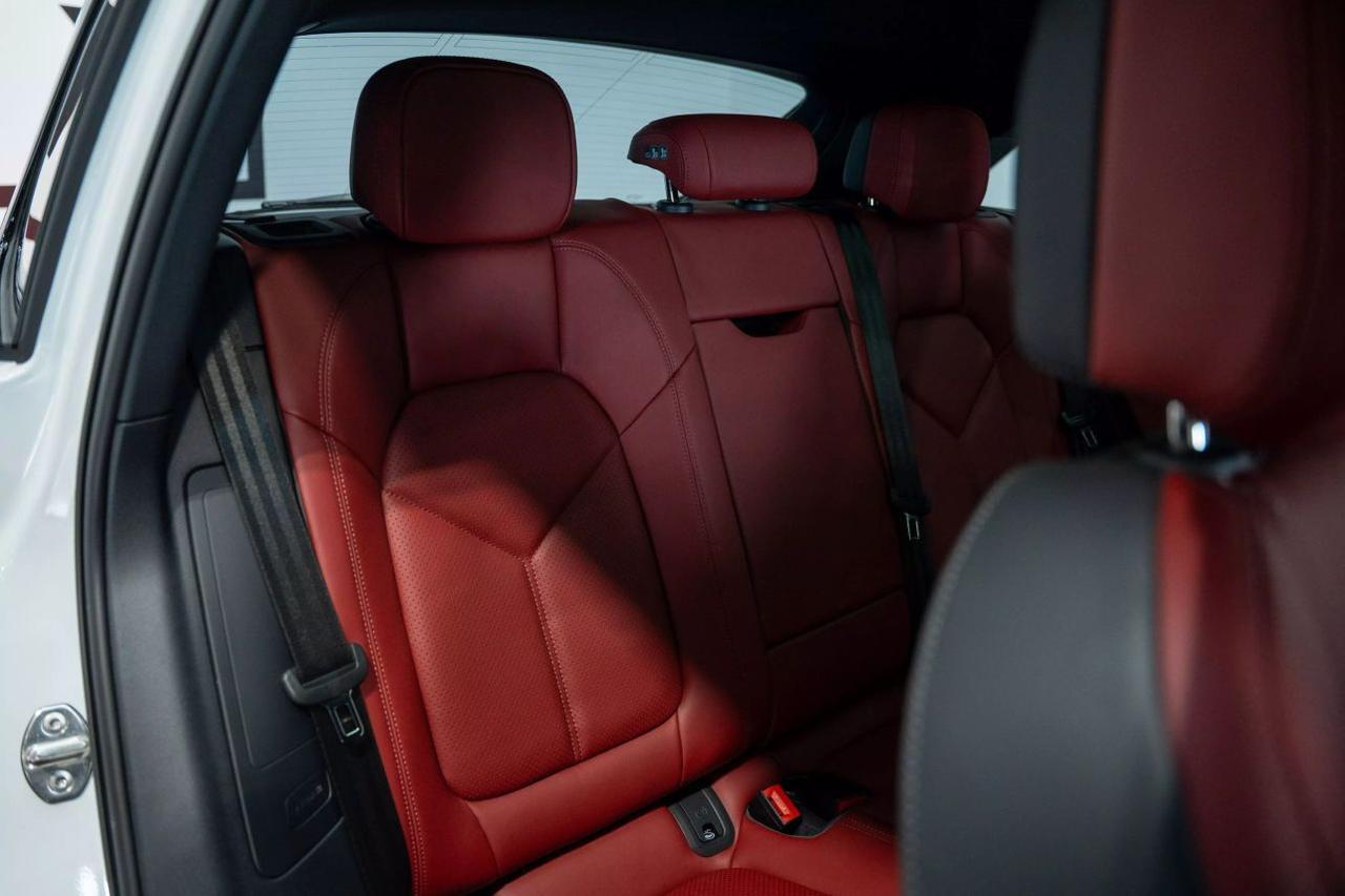 2024 Porsche Macan GTS Sport Utility 4D St. Louis MO