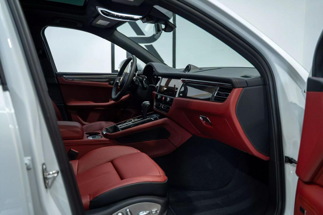 2024 Porsche Macan GTS Sport Utility 4D St. Louis MO