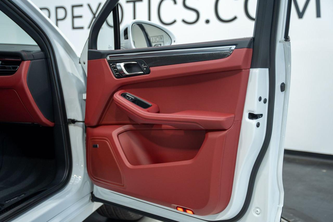 2024 Porsche Macan GTS Sport Utility 4D St. Louis MO