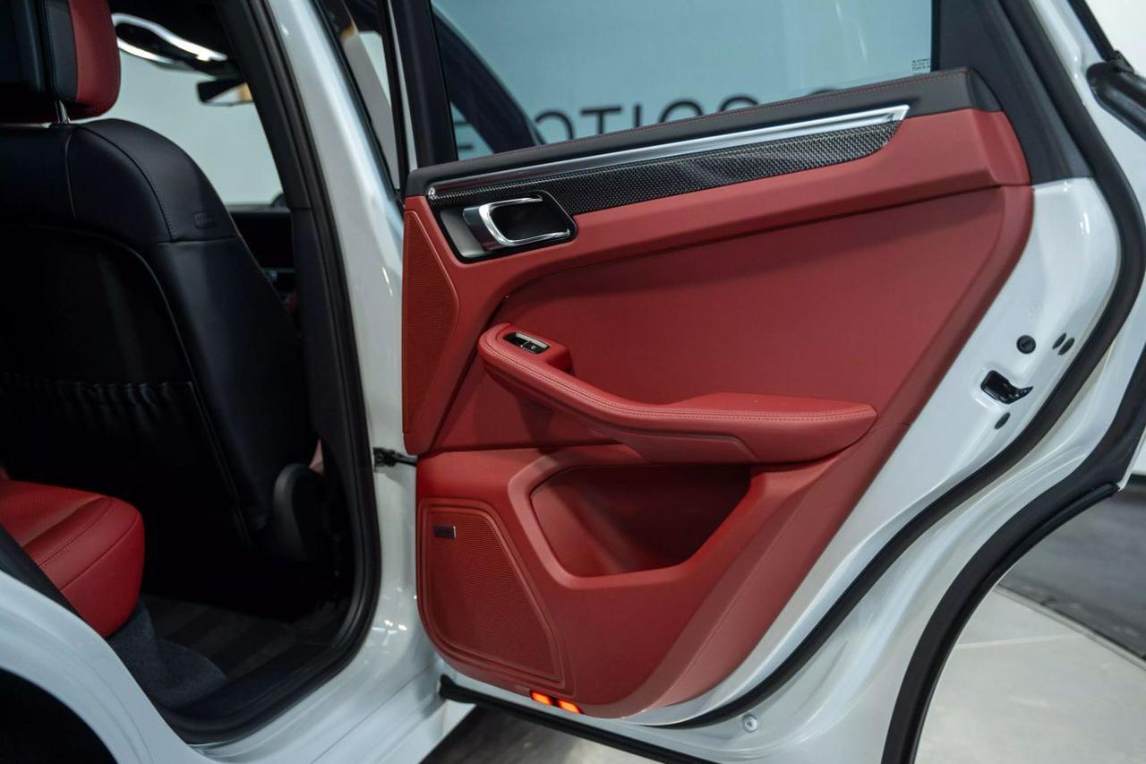 2024 Porsche Macan GTS Sport Utility 4D St. Louis MO