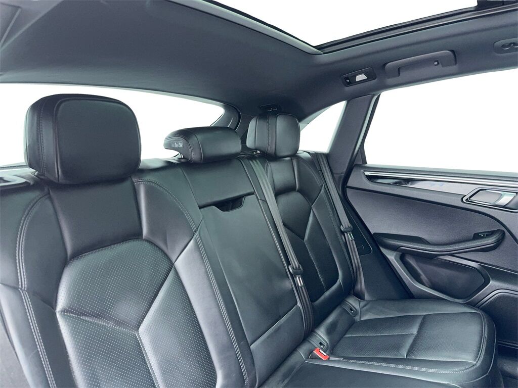 2024 Porsche Macan NAV,CAM,PANO,HTD STS,BLIND SPOT,19&quot; WHLS Plano TX