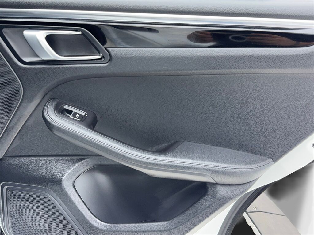 2024 Porsche Macan NAV,CAM,PANO,HTD STS,BLIND SPOT,19&quot; WHLS Plano TX