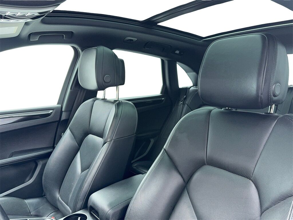 2024 Porsche Macan NAV,CAM,PANO,HTD STS,BLIND SPOT,19&quot; WHLS Plano TX