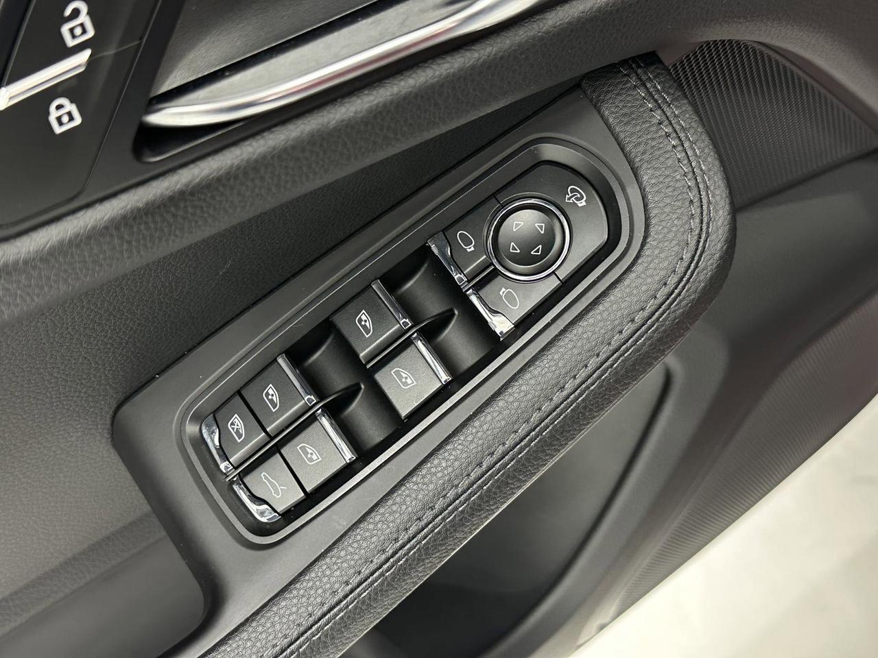 2024 Porsche Macan S Newark DE
