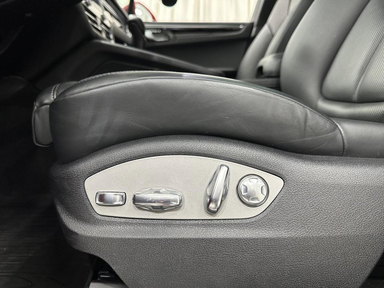 2024 Porsche Macan S Newark DE