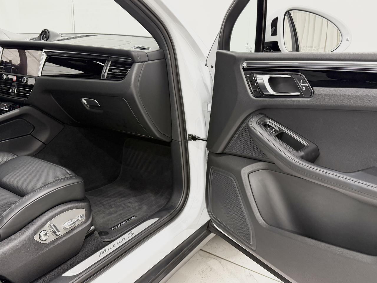2024 Porsche Macan S Newark DE