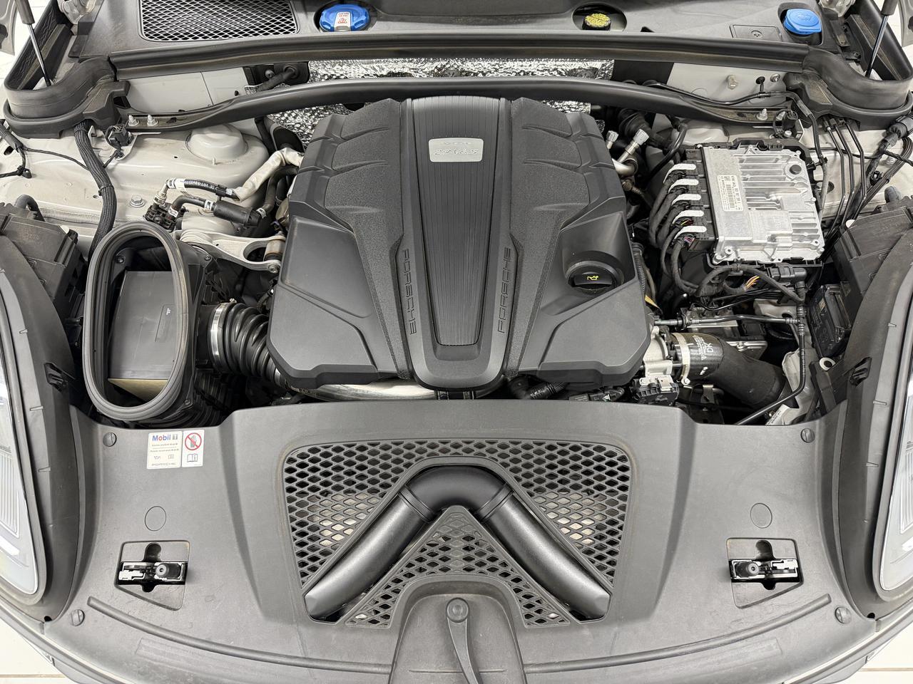 2024 Porsche Macan S Newark DE
