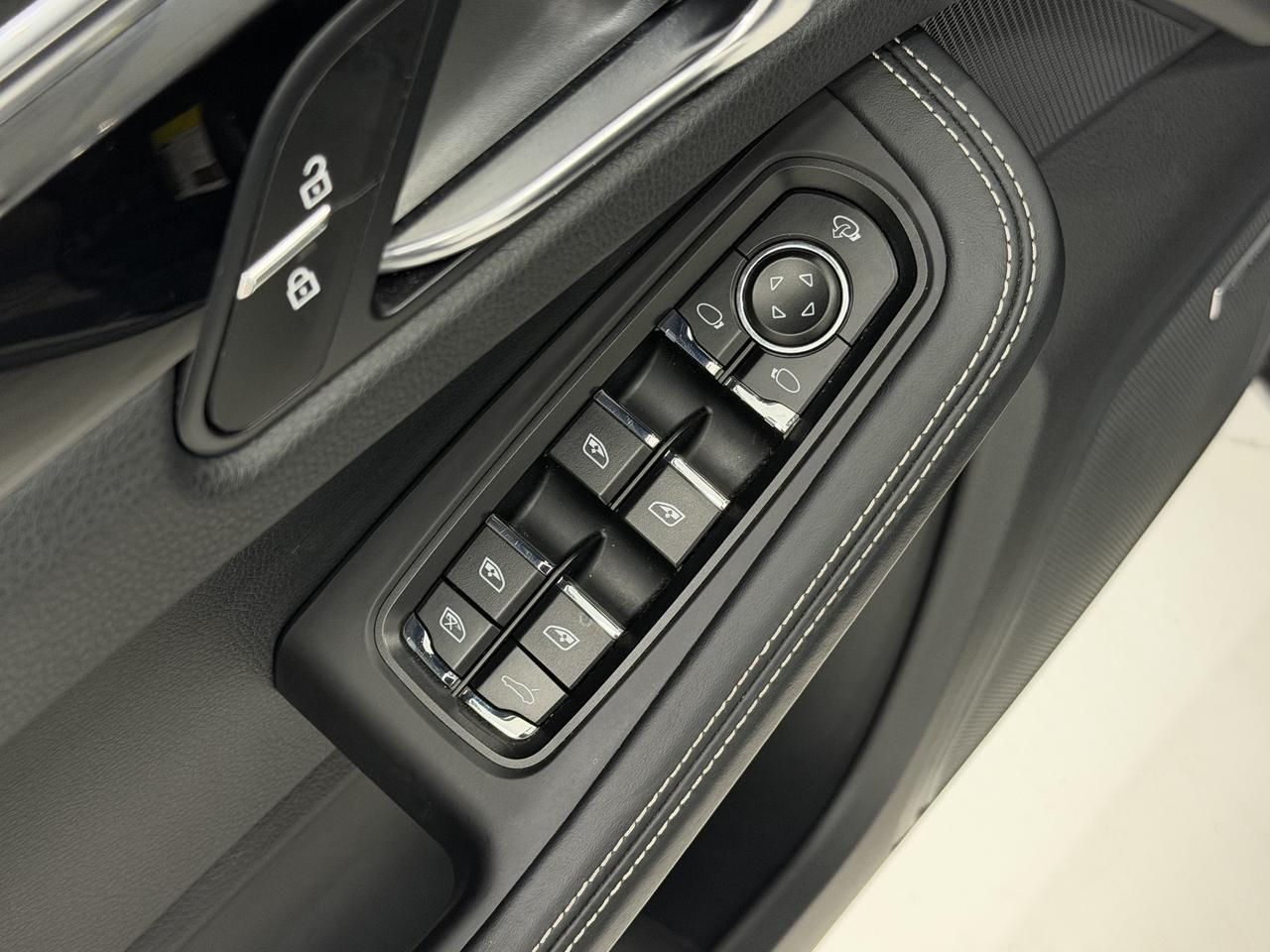 2024 Porsche Macan S Newark DE