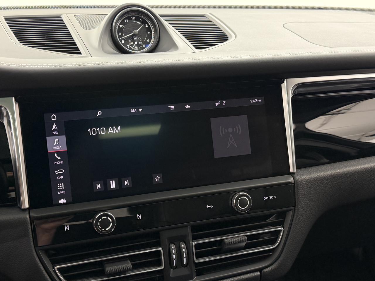 2024 Porsche Macan S Newark DE