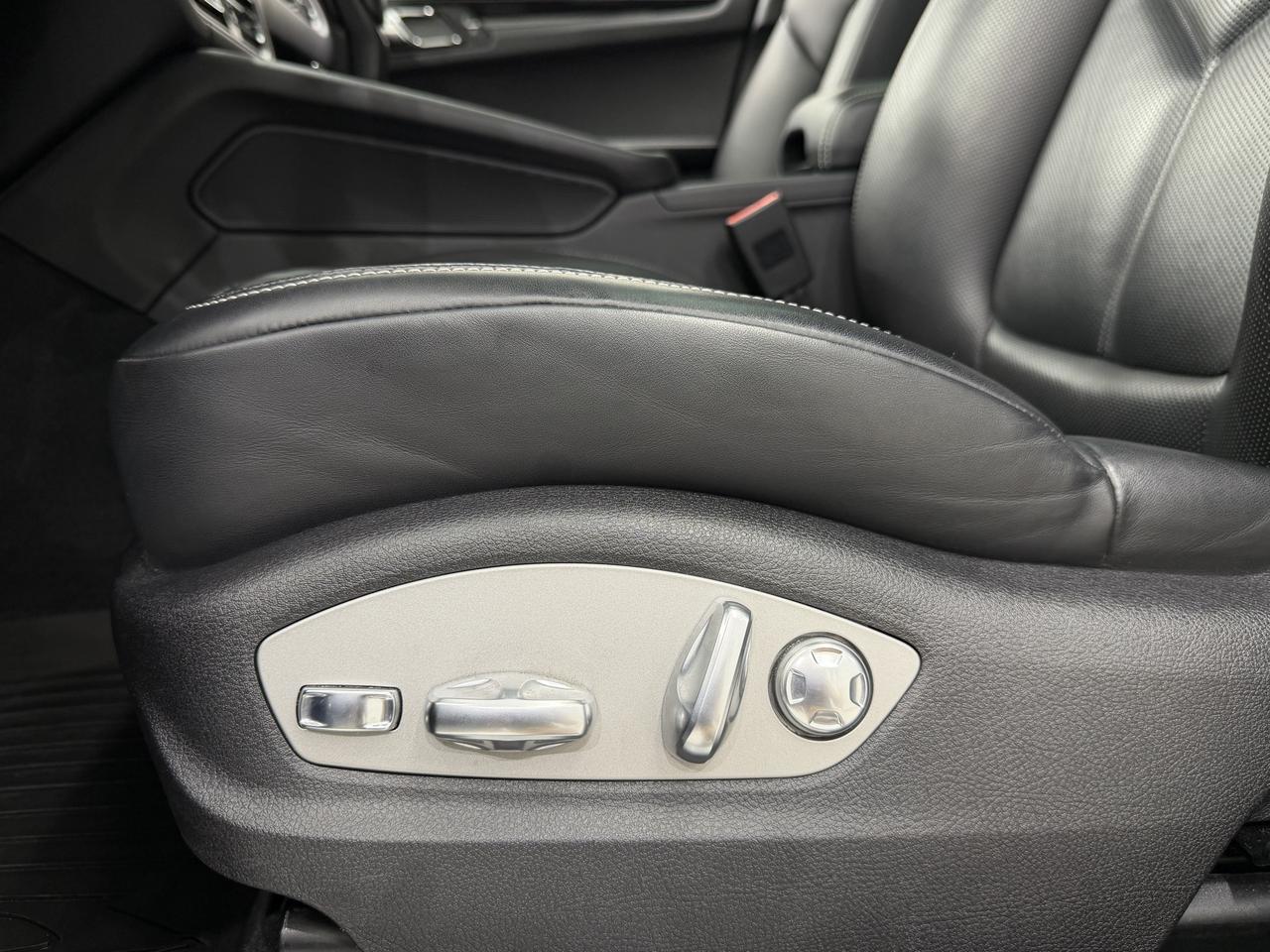 2024 Porsche Macan S Newark DE